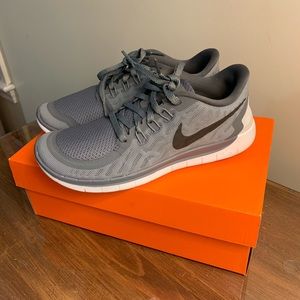 Brand New Nike 5.0 free run sneakers!